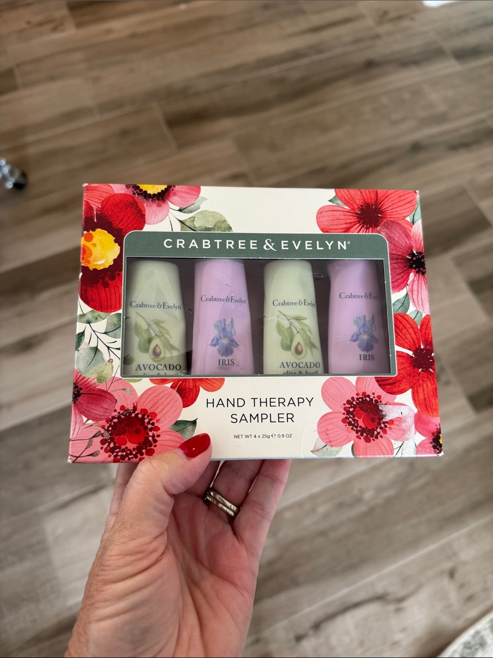 New Crabtree & Evelyn Hand Therapy Sampler Gift Set